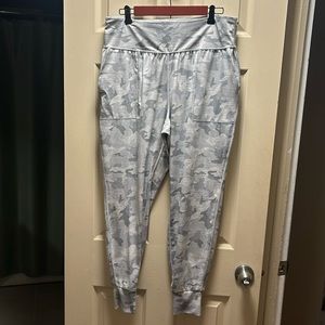 Gap camo joggers